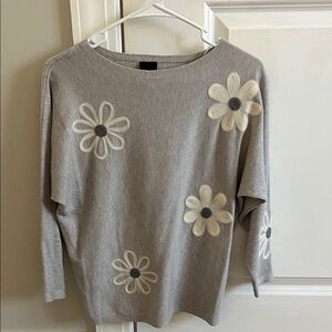 Aaeda Light Gray Sweater